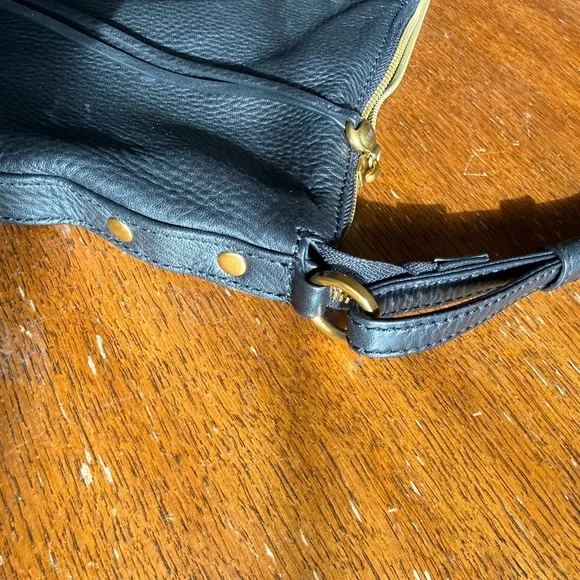 HOBO Black Leather Bag with Patterned Lining - Picture 6 of 12